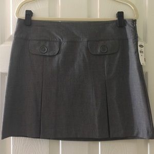NWT Old Navy Gray Stretch mini Skirt w/ Pleats